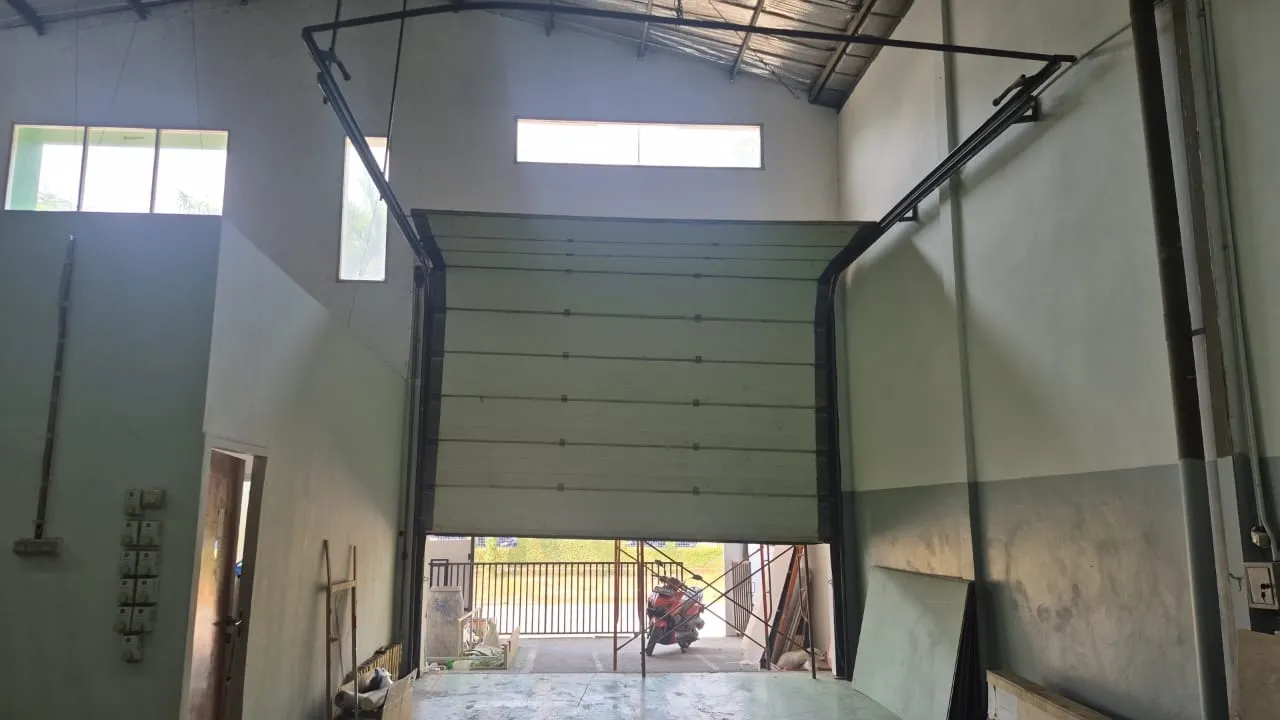 Pemasangan dan Service Pintu 3