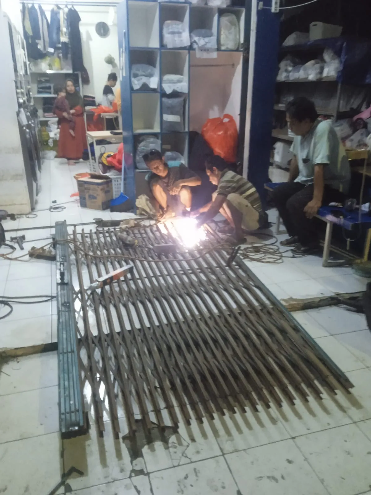 Pemasangan dan Service Pintu 2