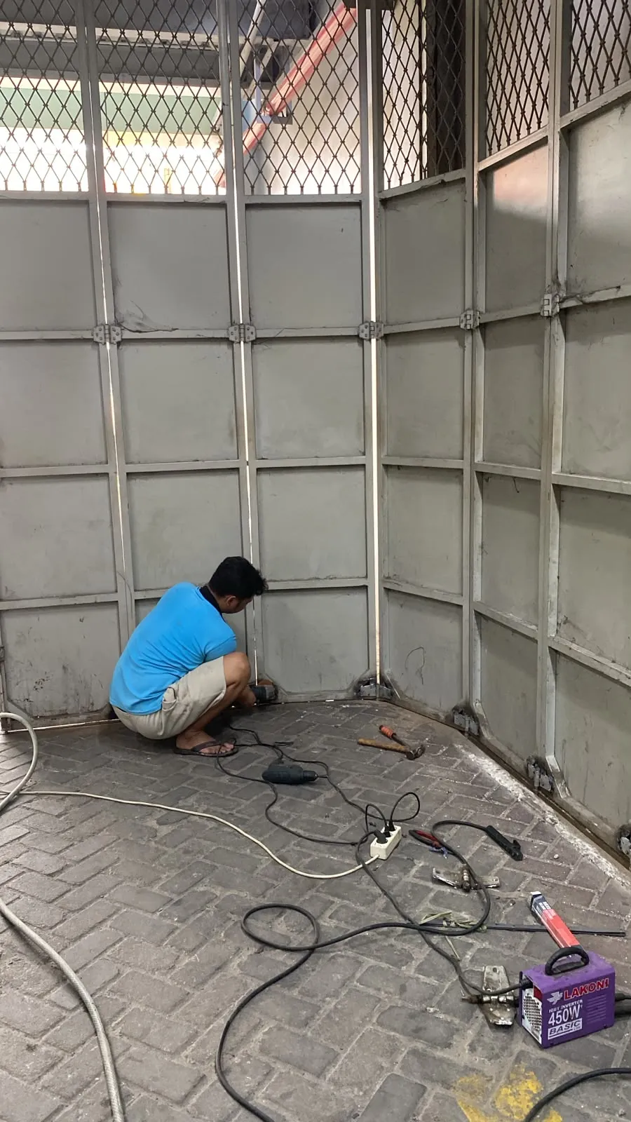 Pemasangan dan Service Pintu 5